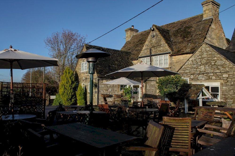 The Tollgate Inn Bradford-On-Avon ภายนอก รูปภาพ